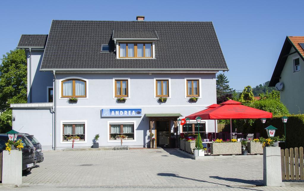 Gaestehaus Cafe Andrea Кёфлах Экстерьер фото