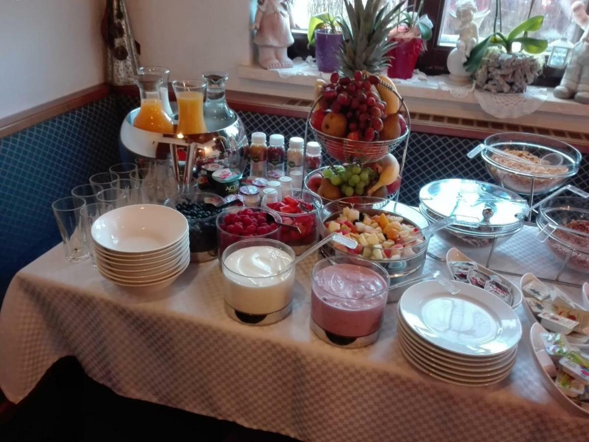 Gaestehaus Cafe Andrea Кёфлах Экстерьер фото